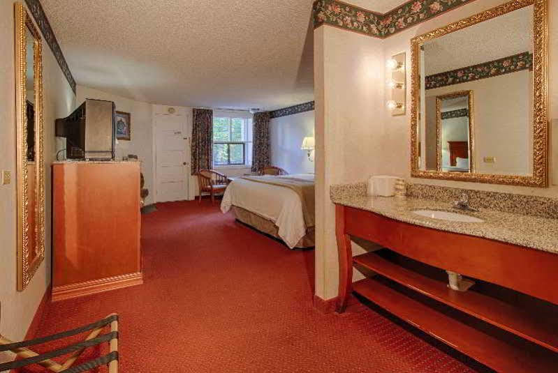 River Edge Inn Гатлинбург Экстерьер фото